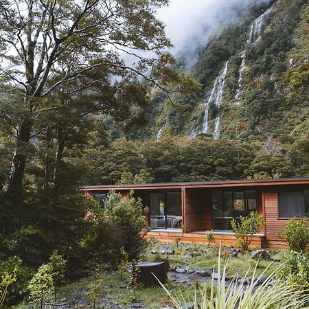 Milford Sound Lodge Exterior photo