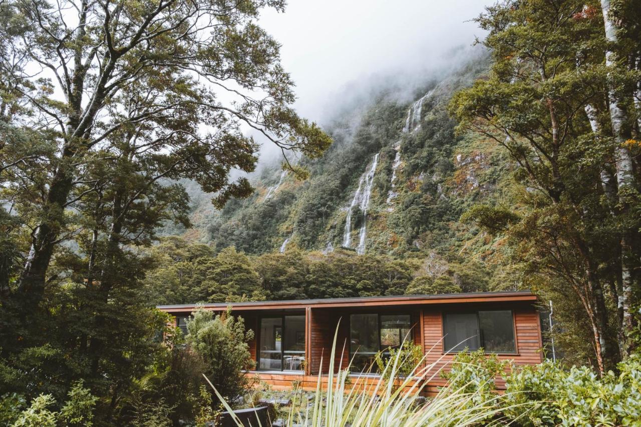 Milford Sound Lodge Exterior photo