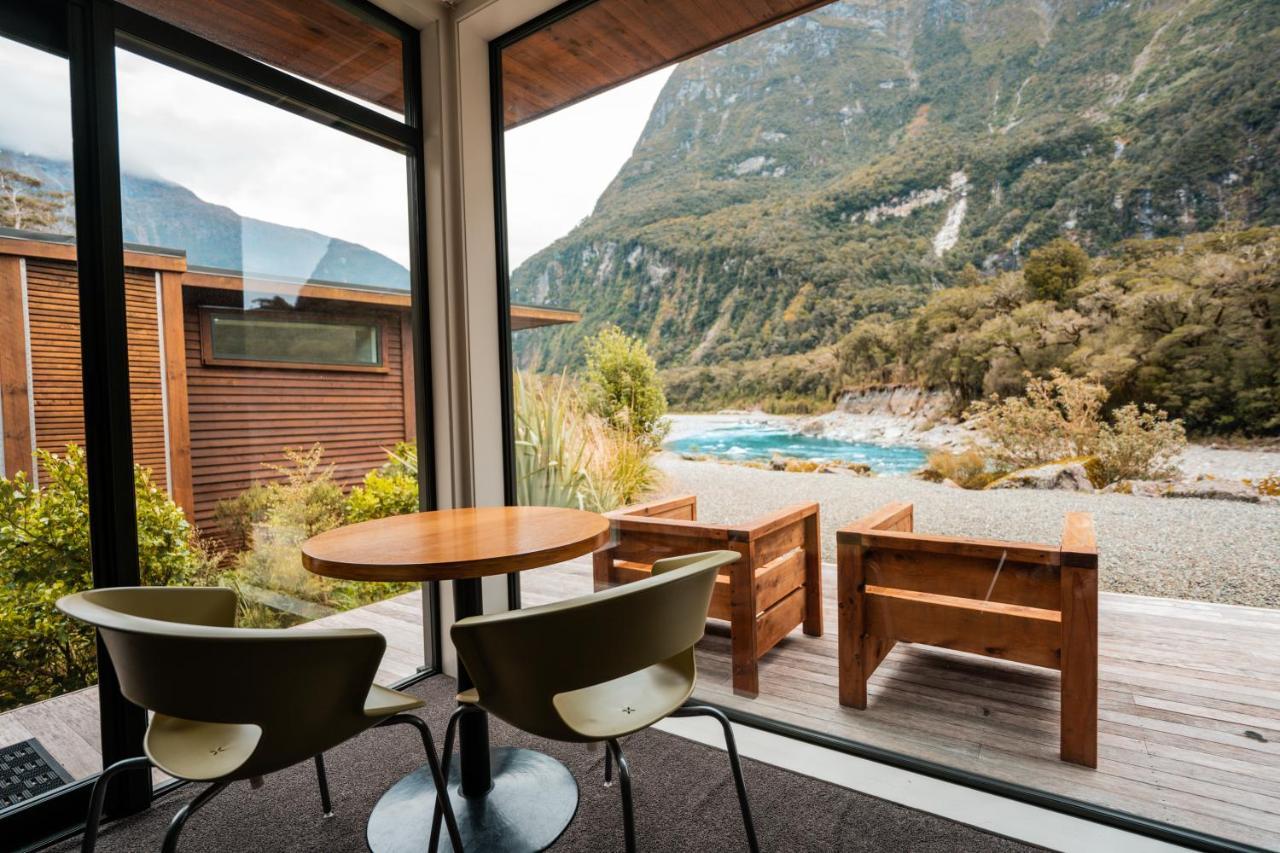 Milford Sound Lodge Exterior photo