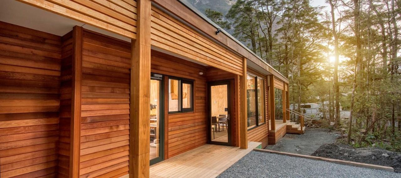 Milford Sound Lodge Exterior photo